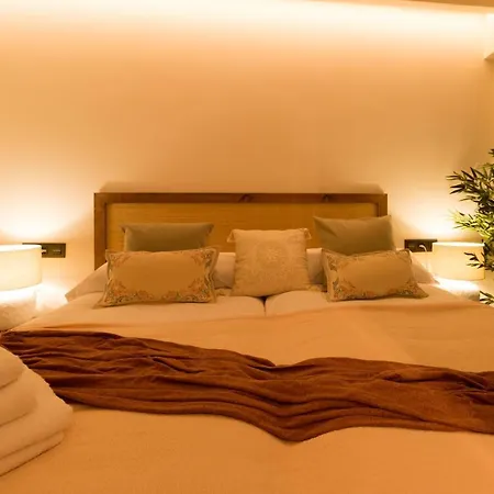 Carmelo Gil Ac By Staynnapartments Apartment